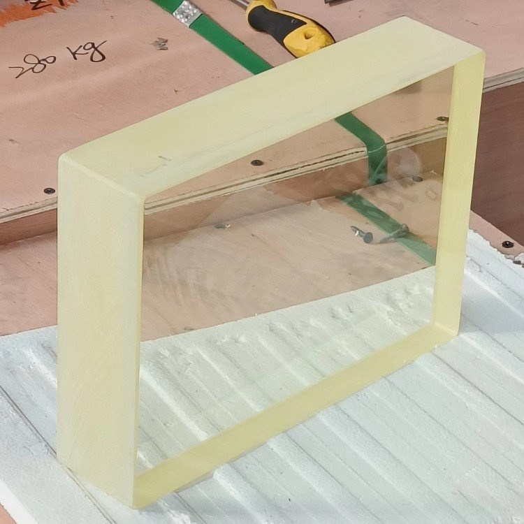 南阳铅玻璃是什么材料做的